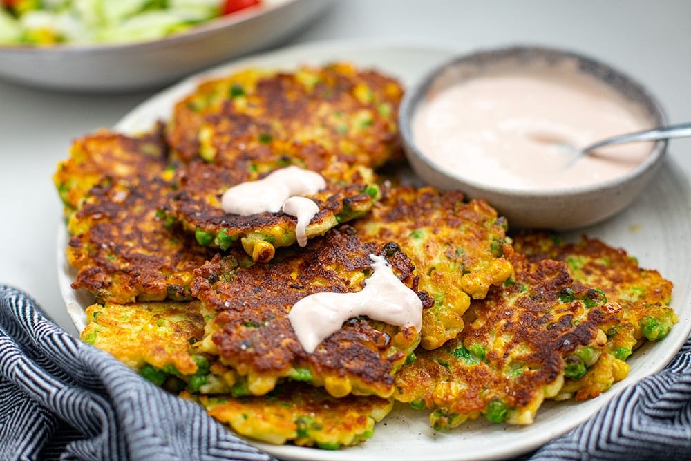 Fritters with halloumi