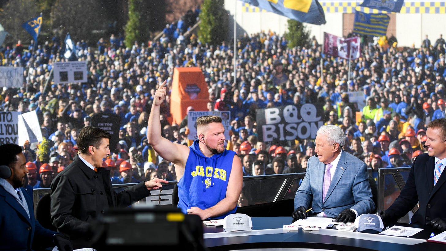 Pat McAfee: The next ESPN College GameDay host? Twitter wants to see it.