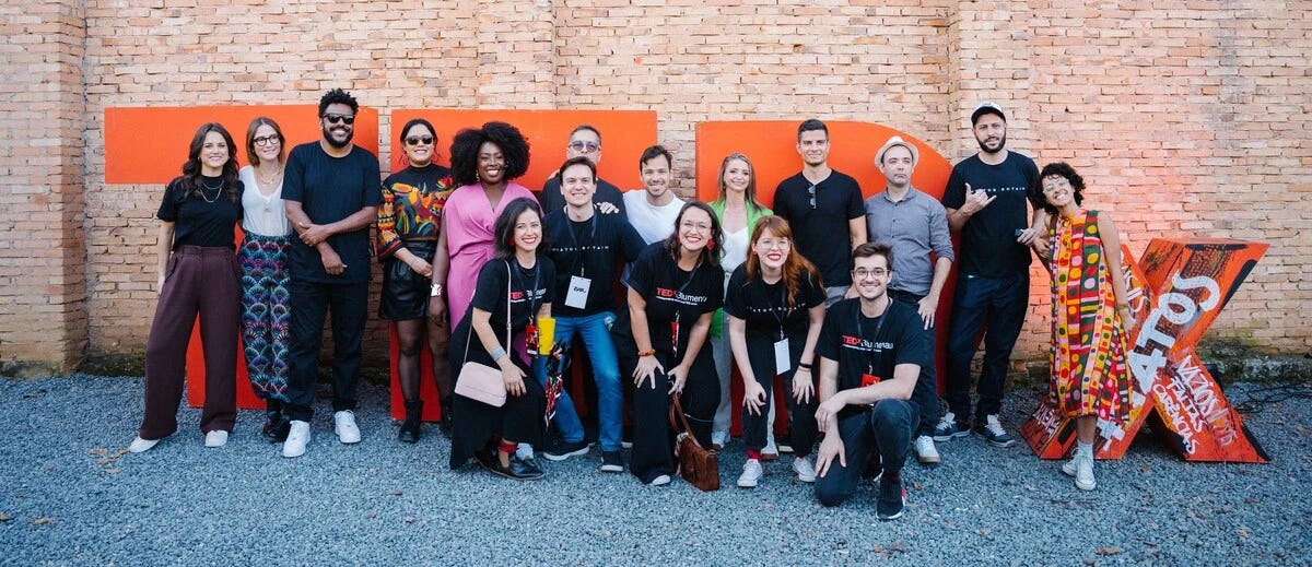 Palestrantes e equipe do TEDxBluenau muito lindos e felizes.