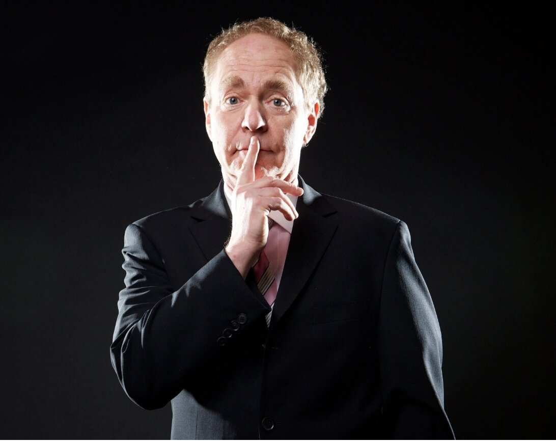 Does Teller talk? American illusionist | Jon Finch | Is Teller of Penn and  Teller really mute | Teller (magician) | Teller's voice | Why doesn't  Teller speak | Why does Teller