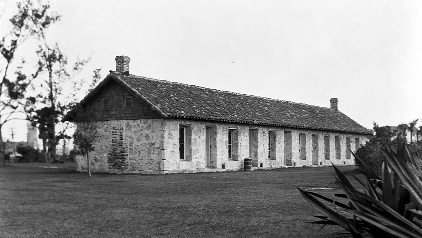 Fort Dallas Barracks in Lummus Park in 1933. Courtesy of Miami-Dade Public Library, Romer Collection. Fort Dallas Barracks in Lummus Park in 1933. Courtesy of Miami-Dade Public Library, Romer Collection.