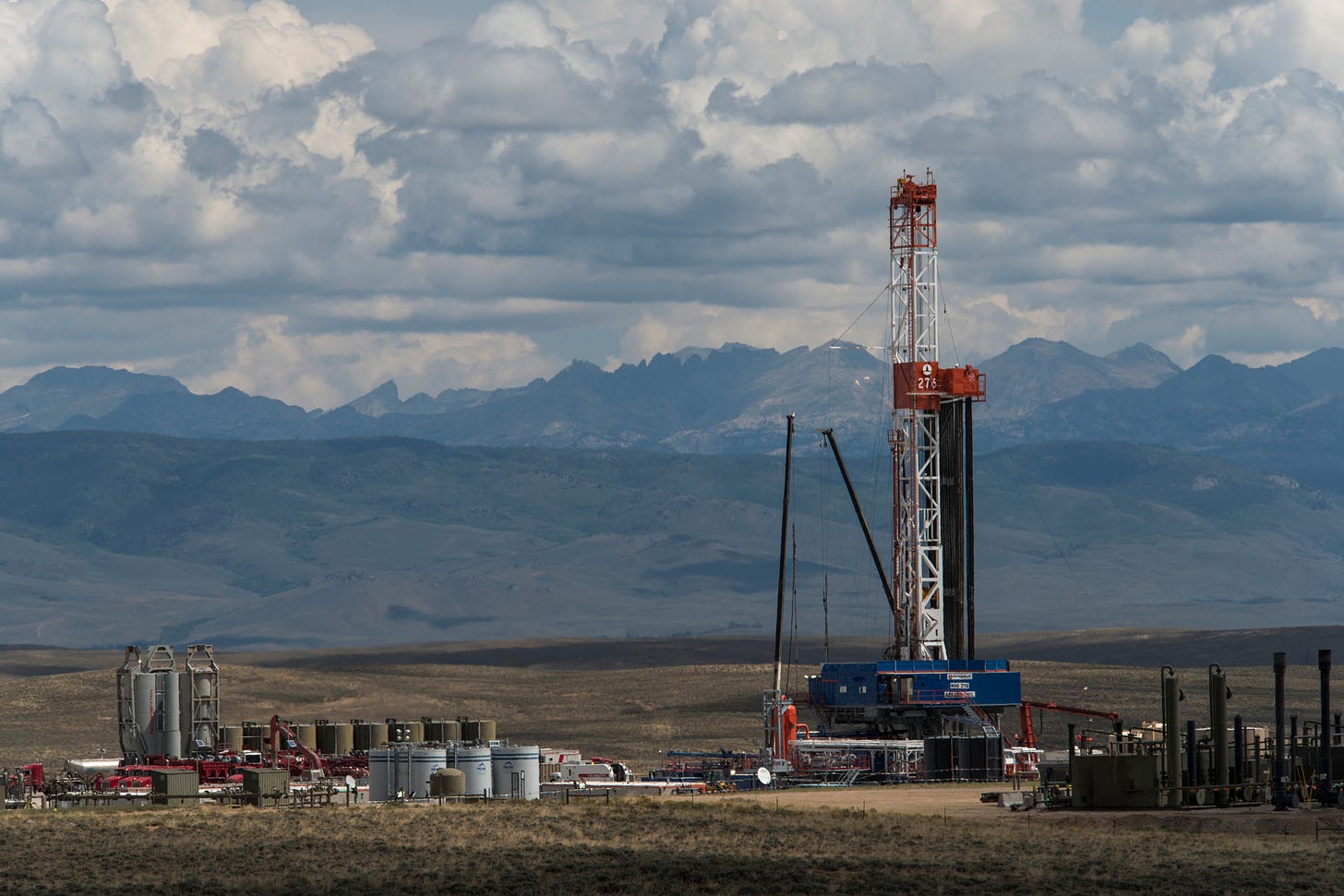 An oil drilling rig operates near Pinedale in Sublette County, Wyoming. Credit: William Campbell/Corbis via Getty Images