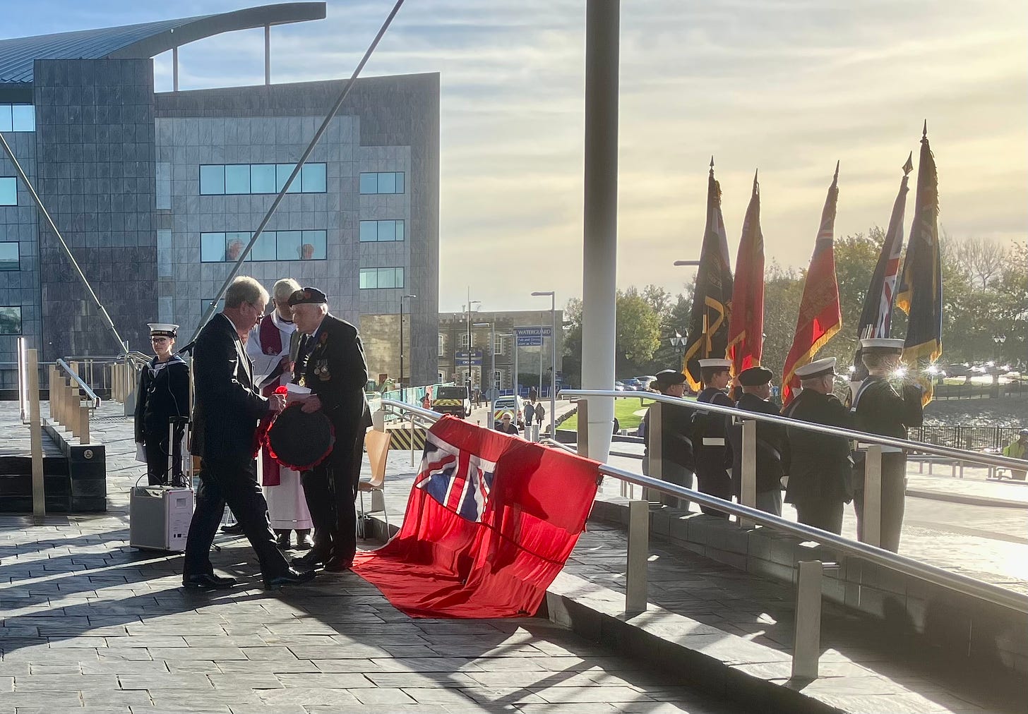 DEPUTY LORD LIEUTENANT OF SOUTH GLAMORGAN
CDR. PETER MACHIN R.N.