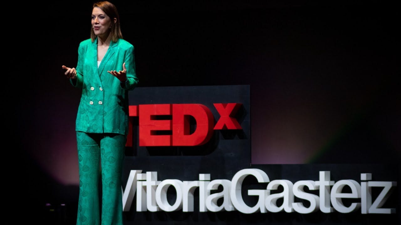 IA y emociones: la importancia de la experiencia humana | Susana Pérez  Sánchez | TEDxVitoriaGasteiz