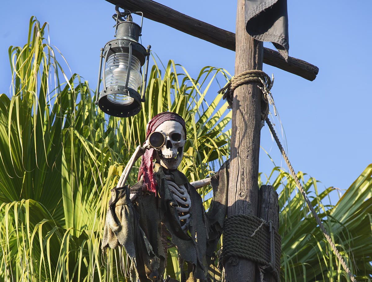 Attraction Disney+ Pirates of the Caribbean