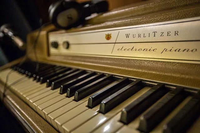 wurlitzer electric piano