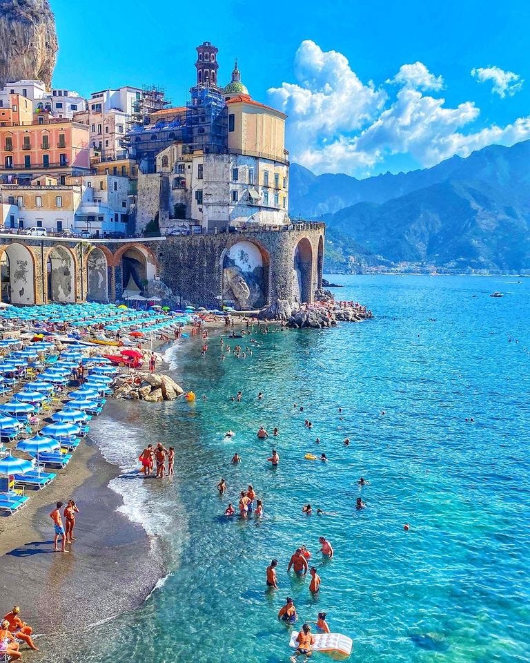 May be an image of 7 people and Camogli