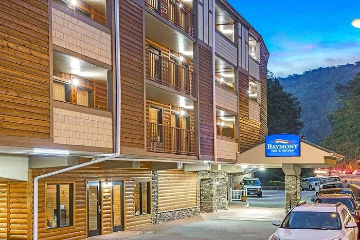 BAYMONT BY WYNDHAM GATLINBURG ON THE RIVER $53 ($̶1̶2̶5̶) - Updated 2023  Prices & Hotel Reviews - TN