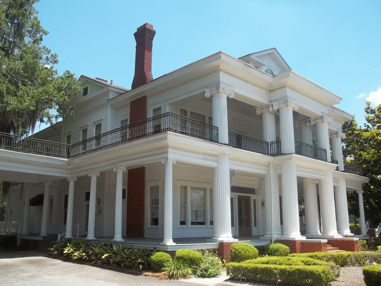 File:Valdosta GA North Patterson Street HD 1007-03.jpg - Wikimedia Commons