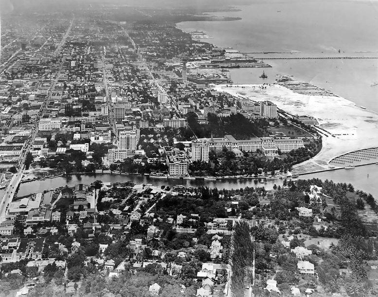 Aerial view of downtown Miami in 1924 prior to the peak of the 1920s building boom.