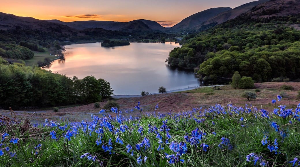 https://a.travel-assets.com/findyours-php/viewfinder/images/res70/477000/477291-Lake-District-Cumbria.jpg?impolicy=fcrop&w=1040&h=580&q=mediumHigh