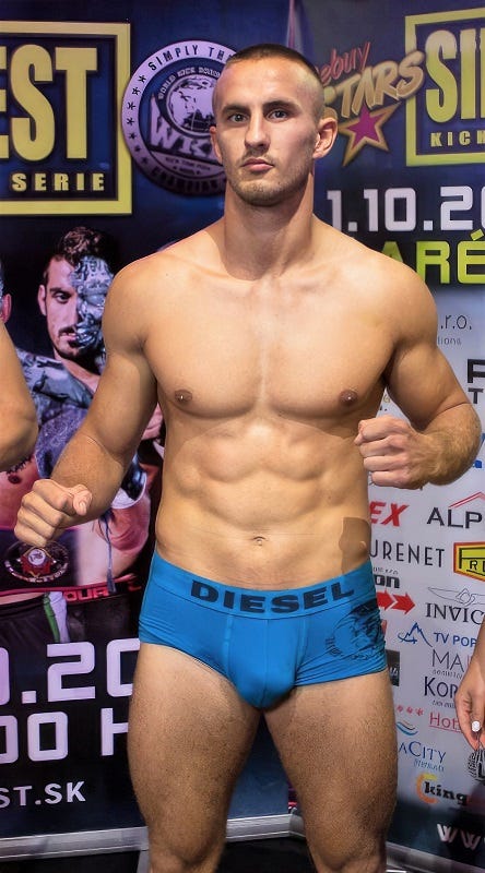 Slovenský kickboxer Štefan Mészáros.
