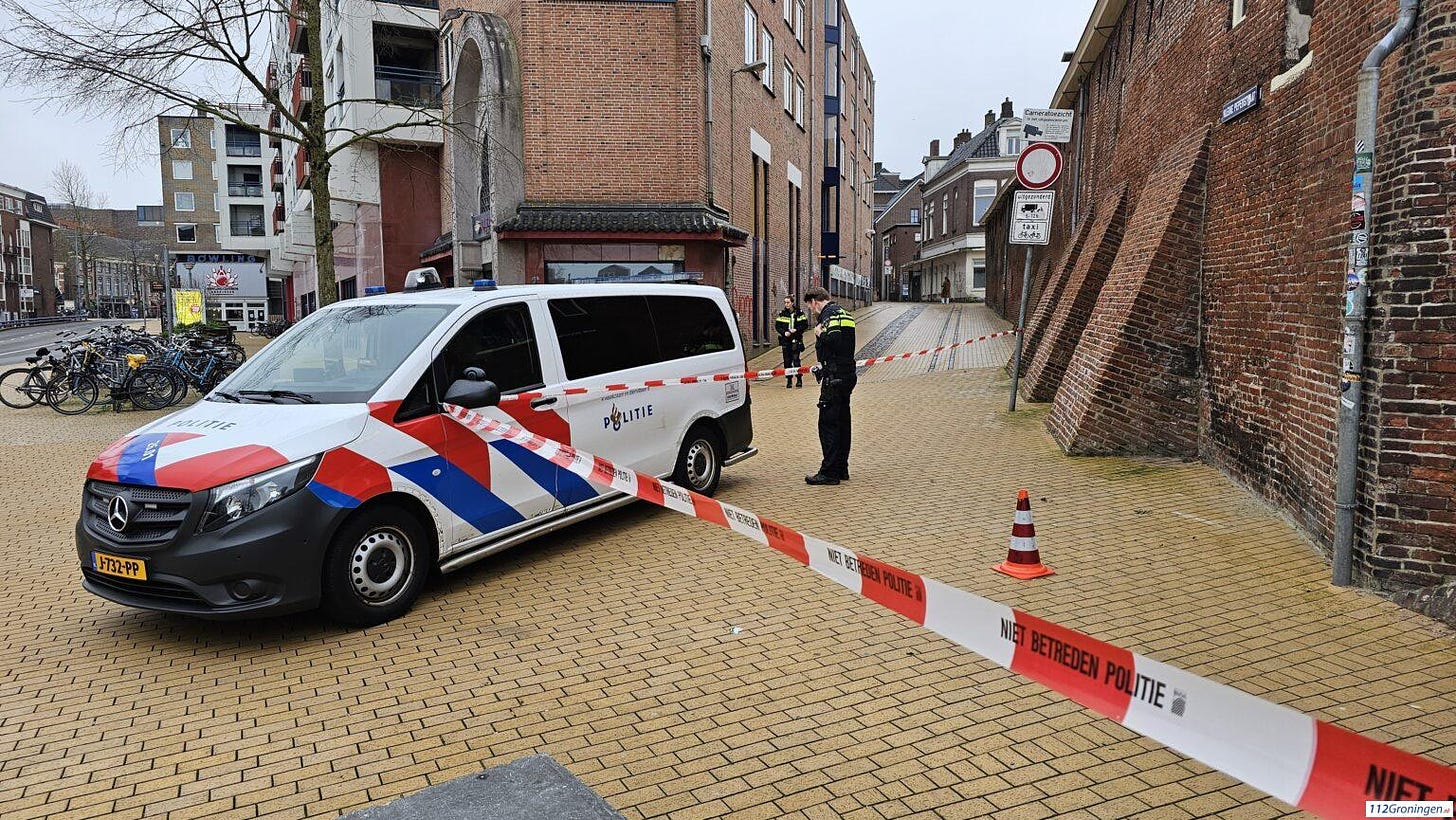 Police investigating crime scene at Kleine Pepperstraat, Tuesday afternoon