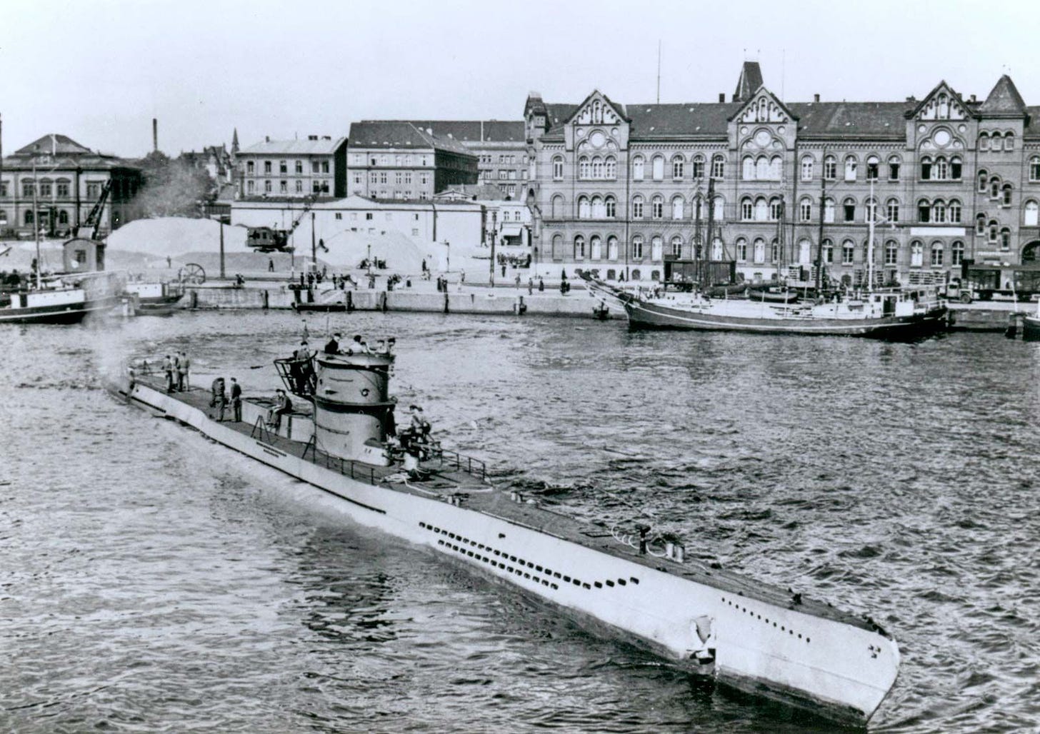 U-boat | German Submarine Warfare in WWI & WWII | Britannica