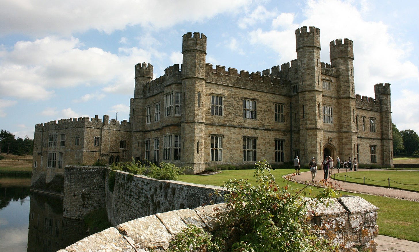The ‘New Castle’, built 1820–23 to match the 13th century Gloriette behind left.