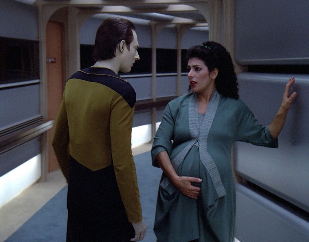 Data_and_a_pregnant_Troi