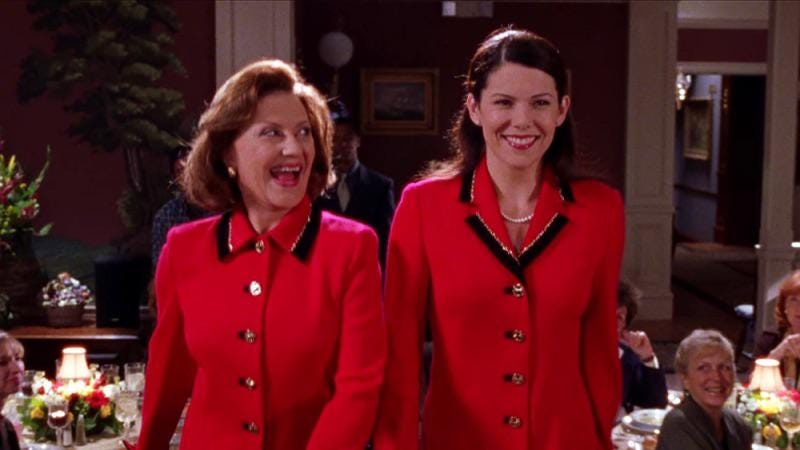 What do you think about Lorelai not telling Emily the engagement at a  timely manner? : r/GilmoreGirls