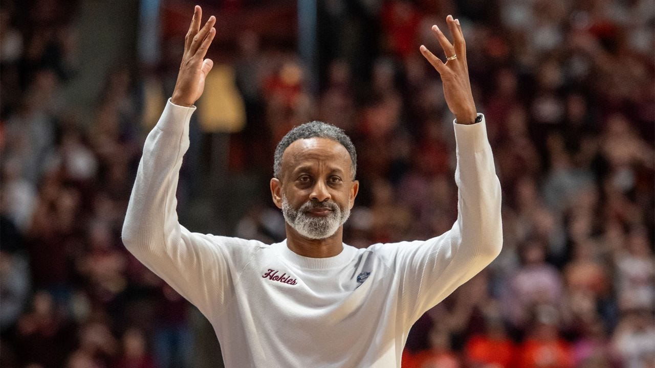 Kentucky names Kenny Brooks new women's basketball coach