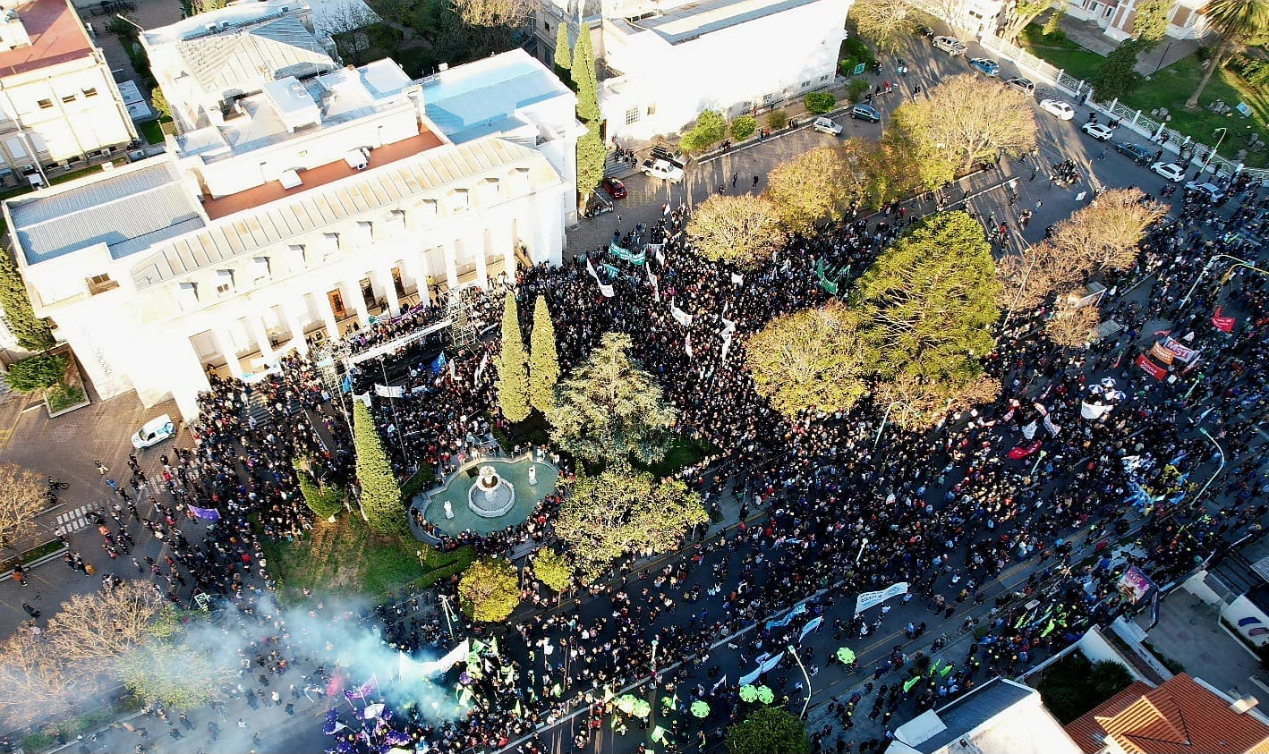 Imágenes que dejó la marcha universitaria en Bahía