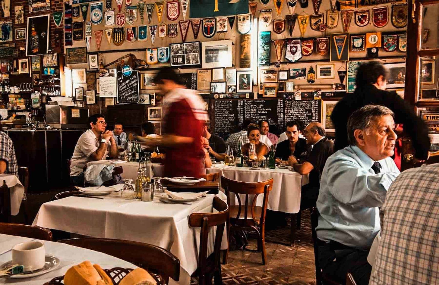 Los 7 bodegones porteños que hay que visitar el fin de semana - El Cronista