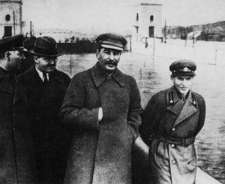 File:Nikolai Yezhov with Stalin and Molotov along the Volga–Don Canal, orignal.jpg