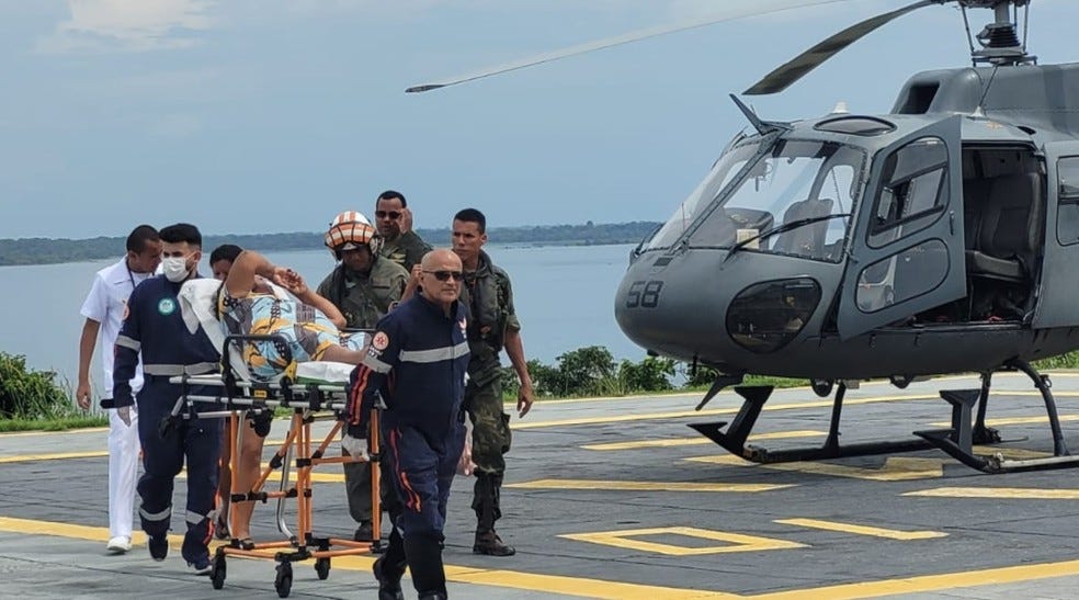 A Navy helicopter rescued the fisherwoman on the Rio Negro.  — Photo: Disclosure/Navy