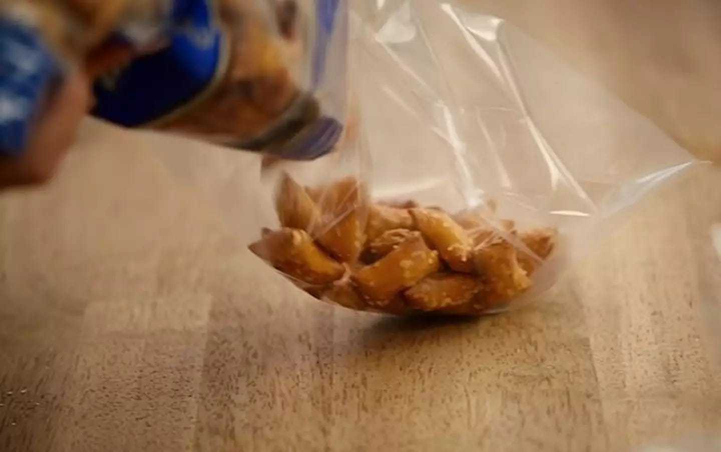 Meghan Markle mocked by Netflix viewers for snack 'recipe' she gives her guests - Netflix - LADbible Meghan Markle mocked by Netflix viewers for snack 'recipe' she gives her guests - Netflix - LADbible