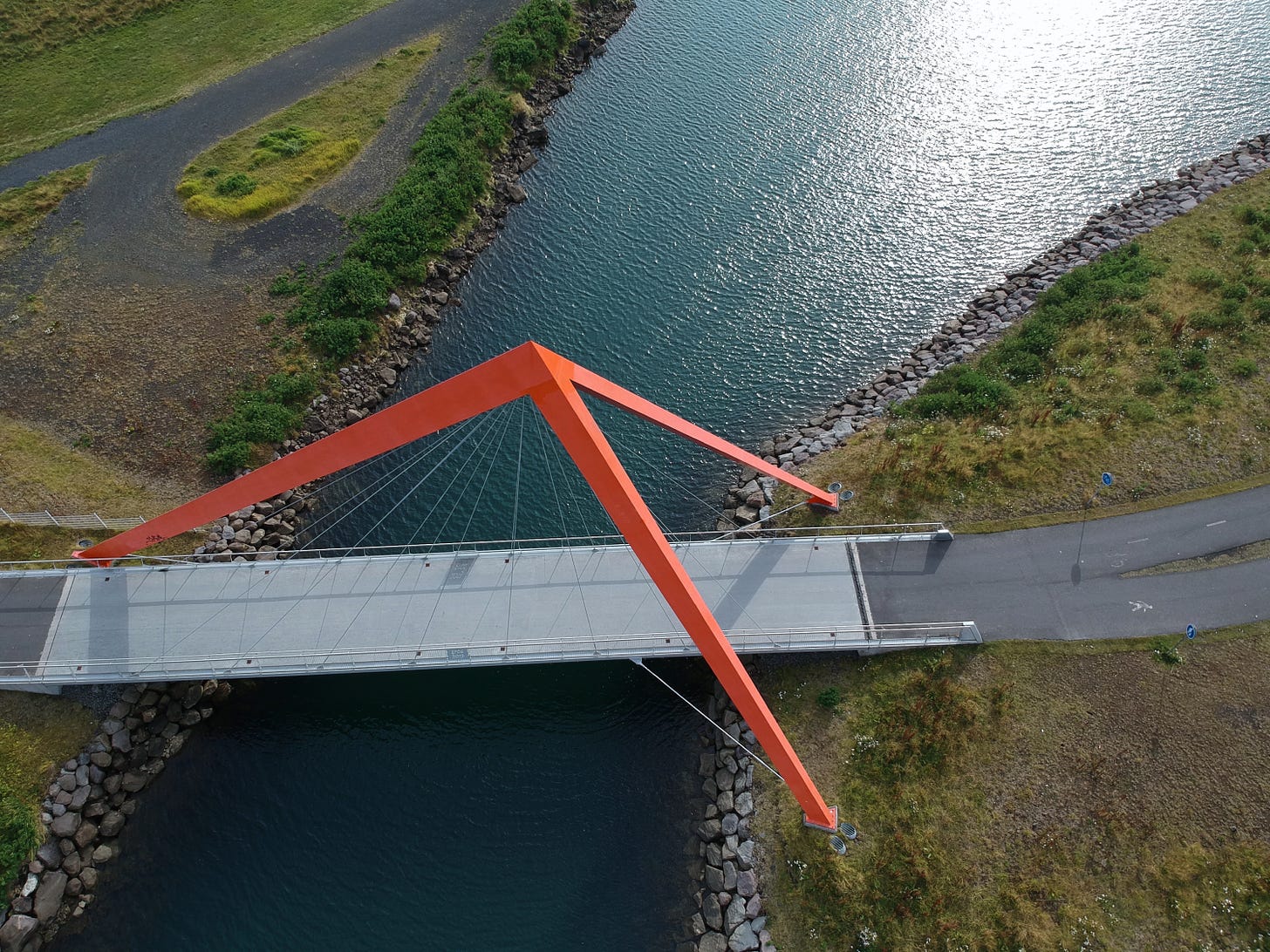 Image of a bridge over a river