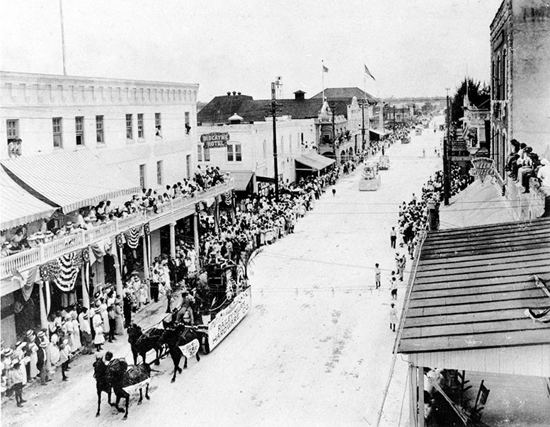 Figure 3: View of Twelfth Street looking in 1900 during a parade. 