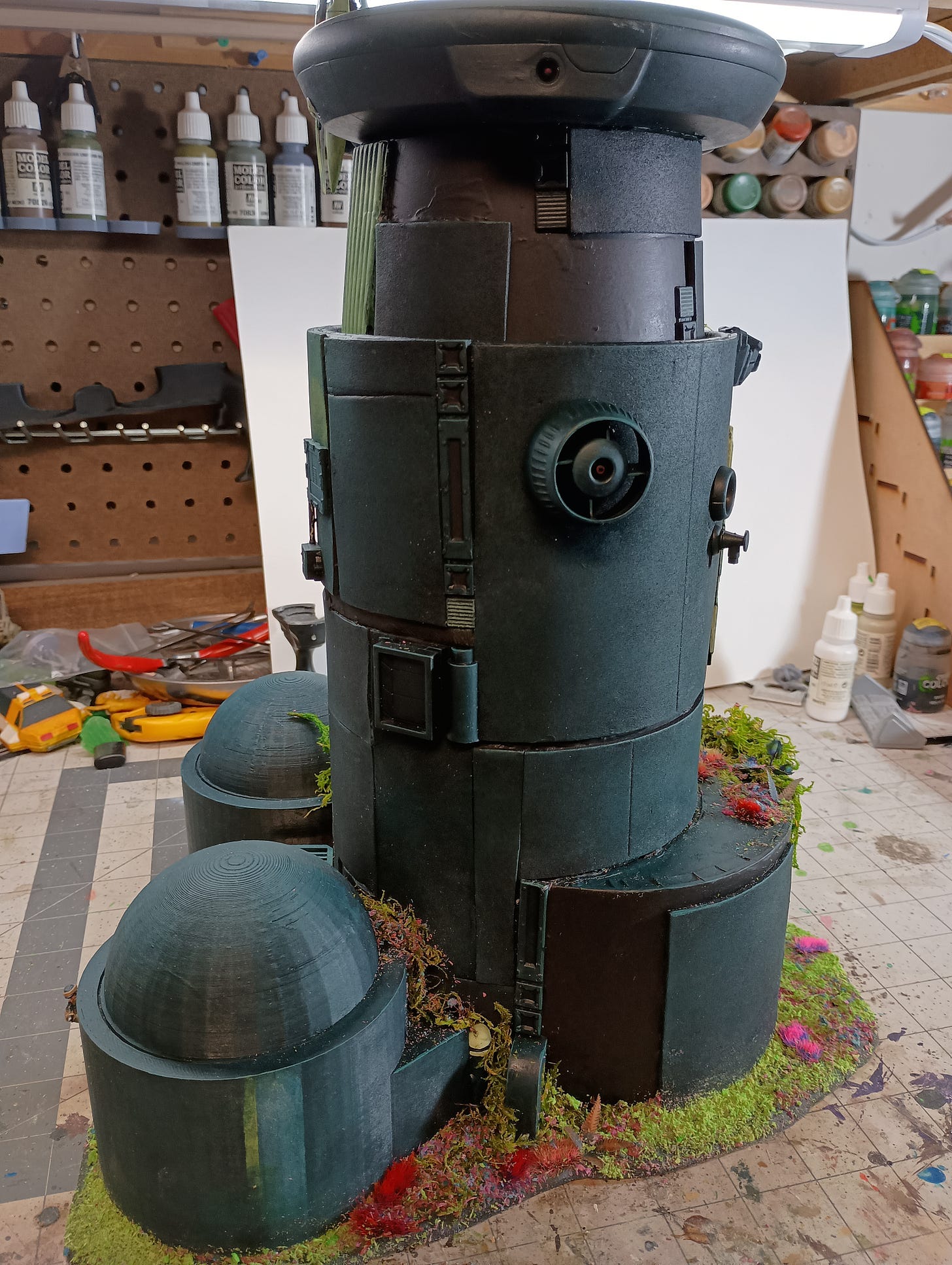 A scratch built sci-fi futuristic tower for miniature wargaming