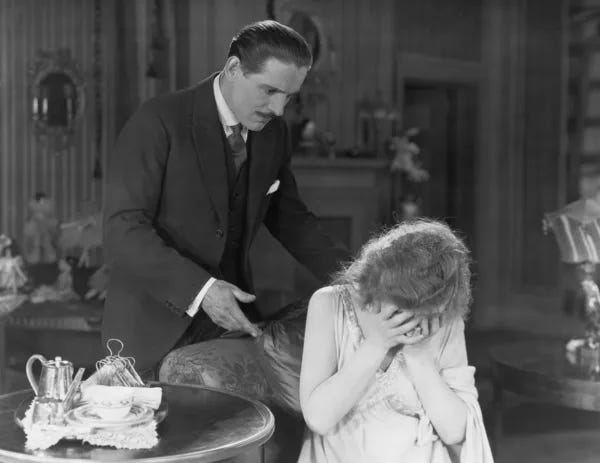 Couple Regardant Dans Les Yeux L'autre — Photo de stock par ©everett225 - 198533636 Couple Regardant Dans Les Yeux L'autre — Photo de stock par ©everett225 - 198533636