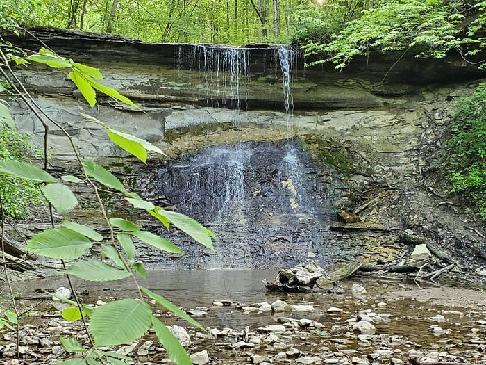Waterfall flowing at Kissing Falls.