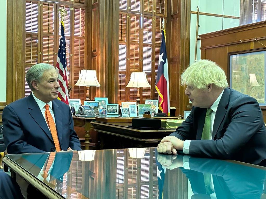 Boris Johnson al Twitter: "Fantastic to call on @GregAbbott_TX in Austin.  There is so much potential to expand trade links between the UK and Texas.  https://t.co/N0N7Oulgom" / Twitter