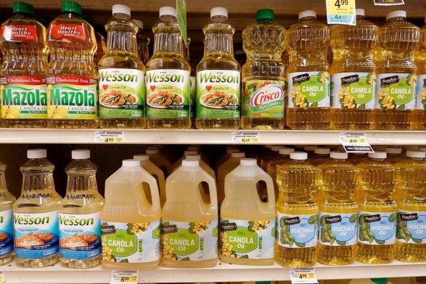 Indonesia's palm oil export ban heats up vegetable oil market and pushes  prices to new high | The Star
