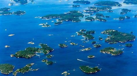 What Is an Archipelago? Examples Around the World | YourDictionary