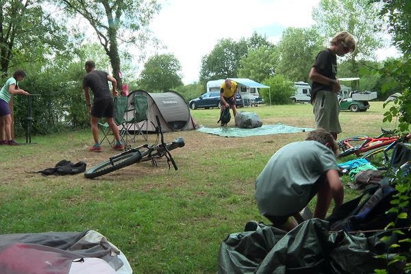 30 emplacements sont réservés exclusivement aux cyclotouristes sur le camping de la Belle Rivière, situé à Sainte-Luce-sur-Loire (Loire-Atlantique)
