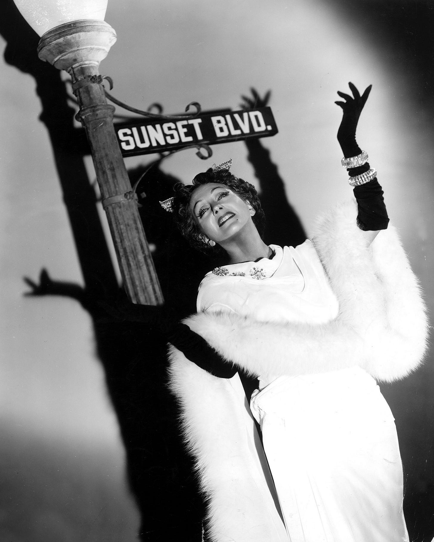 1951: "Sunset Boulevard" and Mirrored Delusions - Golden Globes
