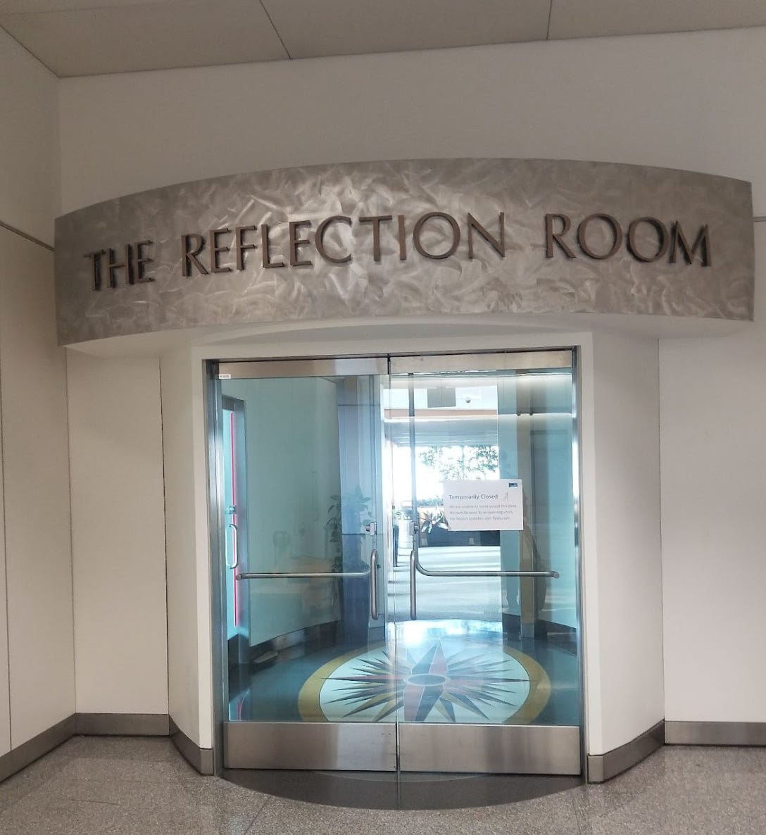 a room at sfo titled "the reflection room"