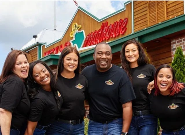 7 Strict Rules Texas Roadhouse Workers Have to Follow