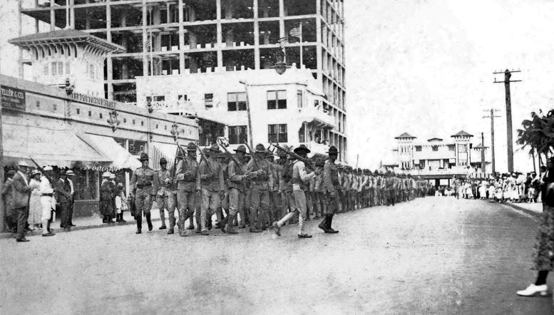 Soldiers marching on Flagler Street in 1918. Courtesy of Florida State Archives.