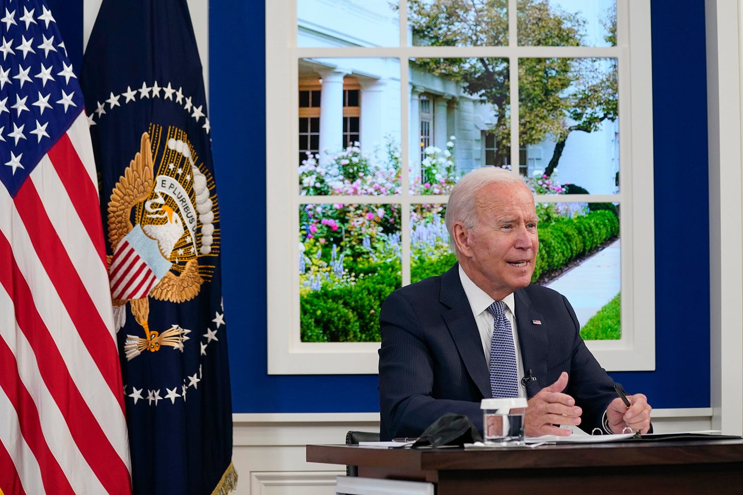 The White House Rose Garden in full bloom in October
