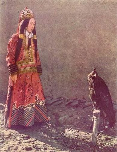 FIG 2.1. Nirgidma with her eagle. Photo by Maynard Owen Williams, National Geographic 1932 FIG 2.1. Nirgidma with her eagle. Photo by Maynard Owen Williams, National Geographic 1932
