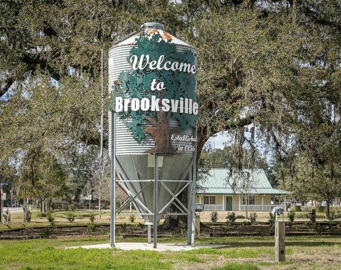 Brooksville Decorative Water Tower