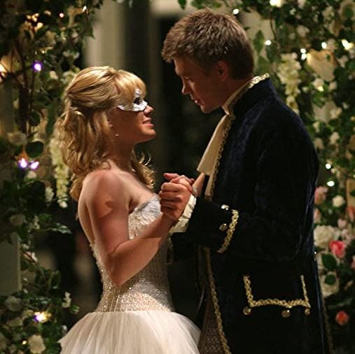 Still from A Cinderella Story showing Sam and Austin dancing in the gazebo, dressed in their costumes from the Halloween homecoming dance