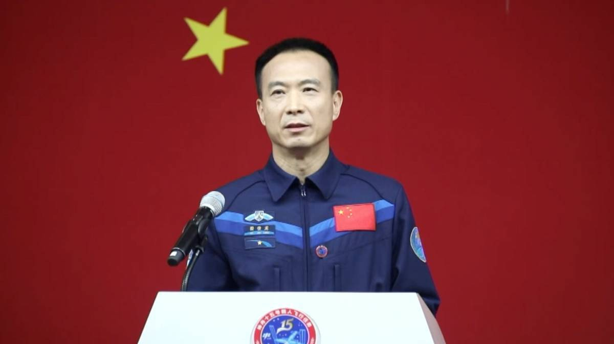 Fei Junlong prior to the start of the Shenzhou 15 mission in November 2022.