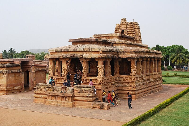File:DurgaTempleAihole.JPG