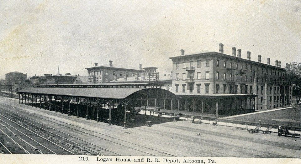 Logan House and the Pennsylvania Railroad Depot in Altoona in 1908 ...