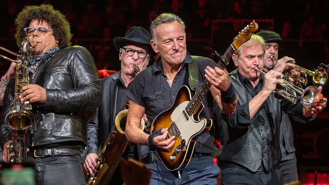 Bruce Springsteen y su E Street Band en un concierto