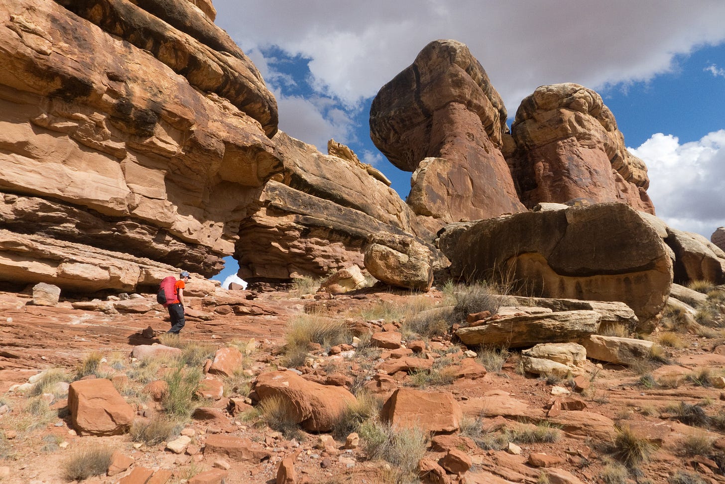 Salt Creek Canyon, approach to Peekaboo