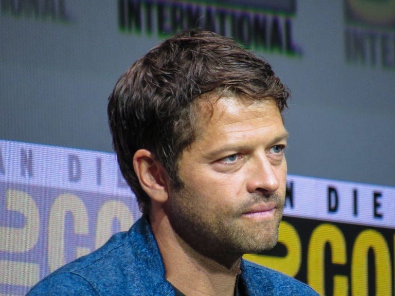 supernatural misha collins comic con little chair panel 2017 768x576